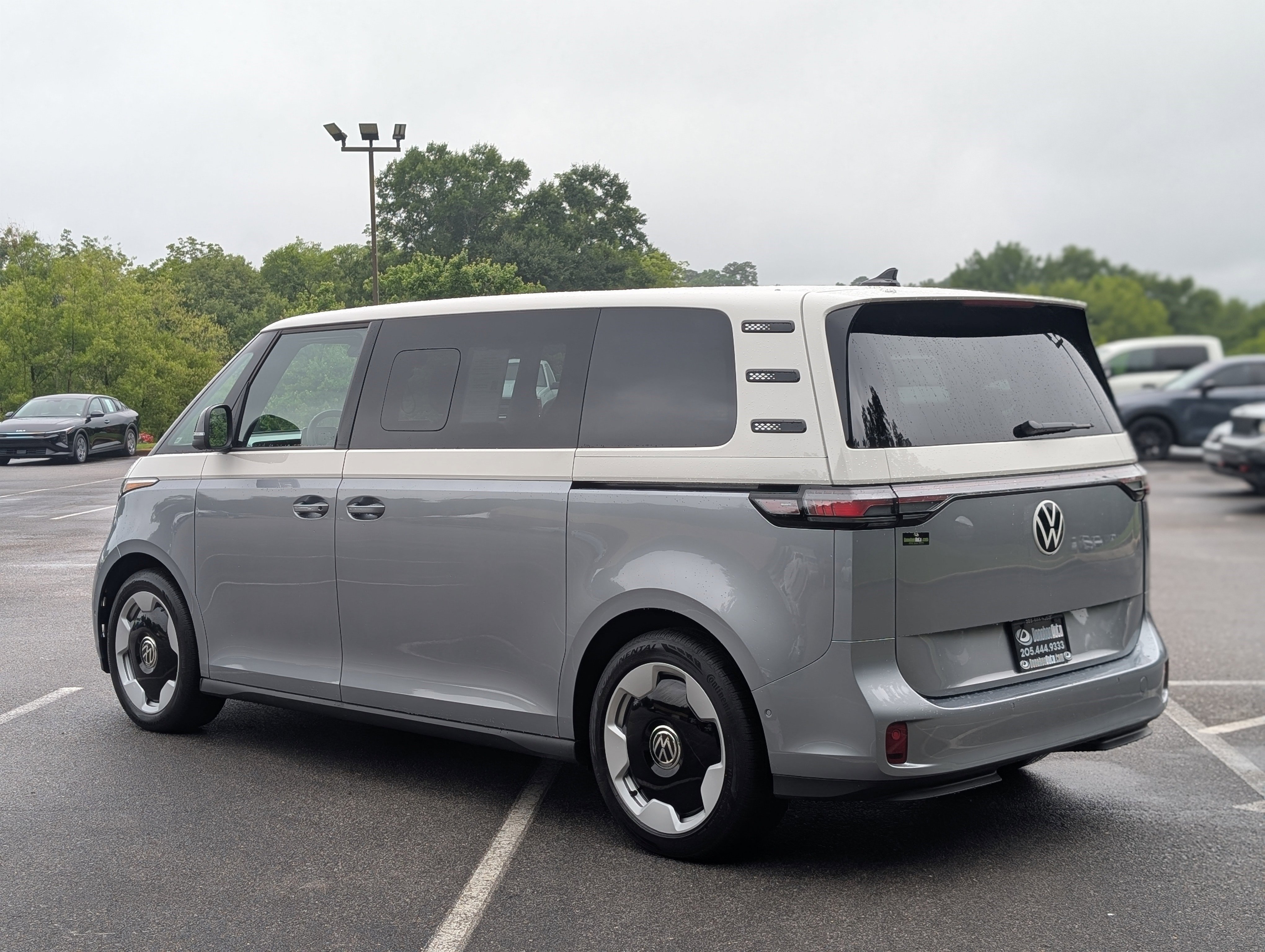 Used 2025 Volkswagen ID. Buzz Pro S Plus RWD image 7