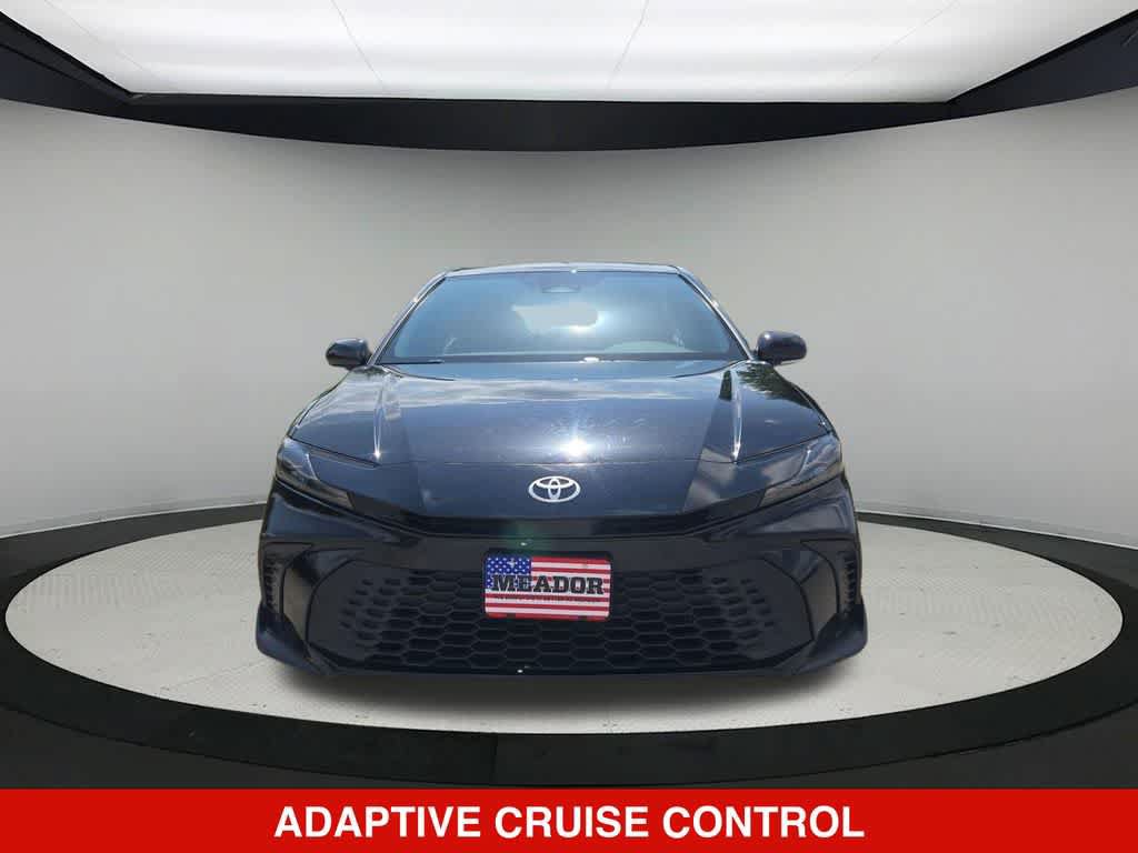Used 2025 Toyota Camry SE FWD image 9