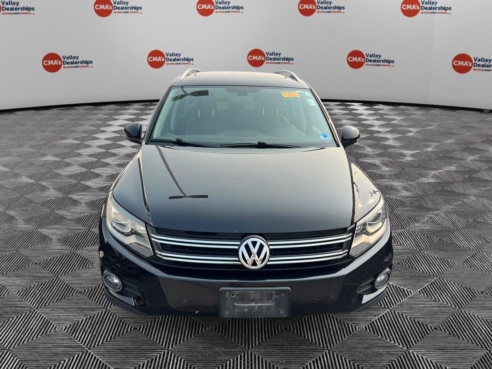 Used 2017 Volkswagen Tiguan Sport AWD/4WD image 6