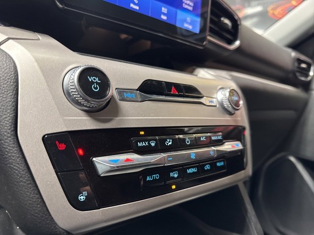 Used 2023 Ford Explorer XLT w/ Equipment Group 202A image 13