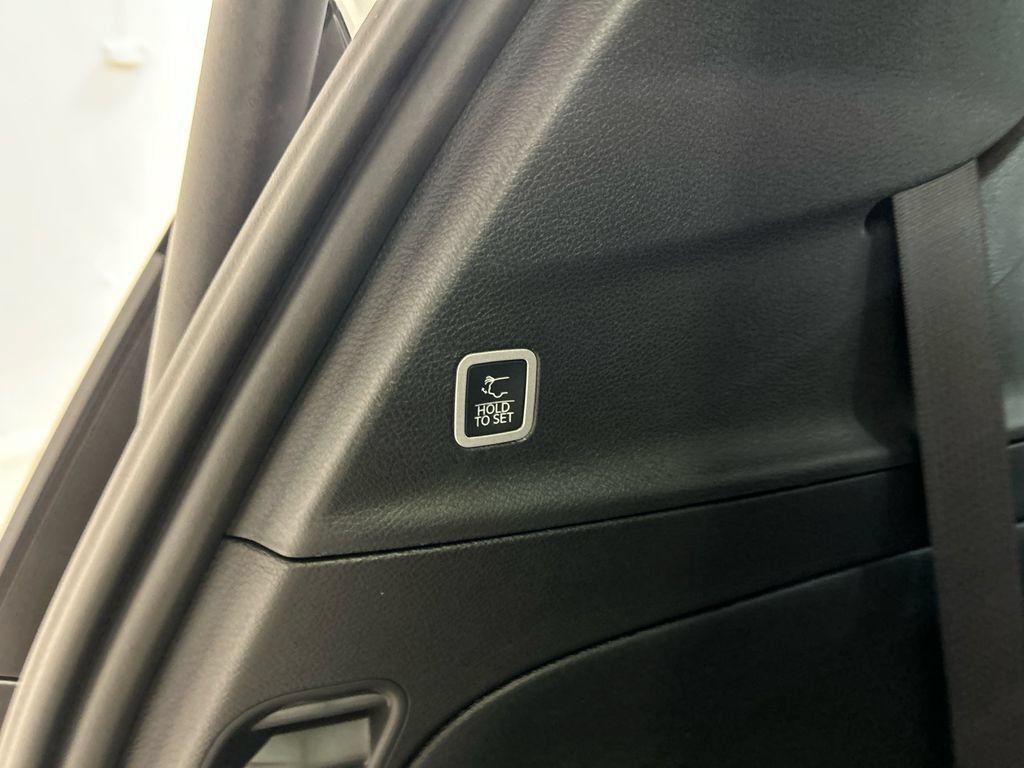 New 2027 Chrysler Pacifica Select FWD image 35