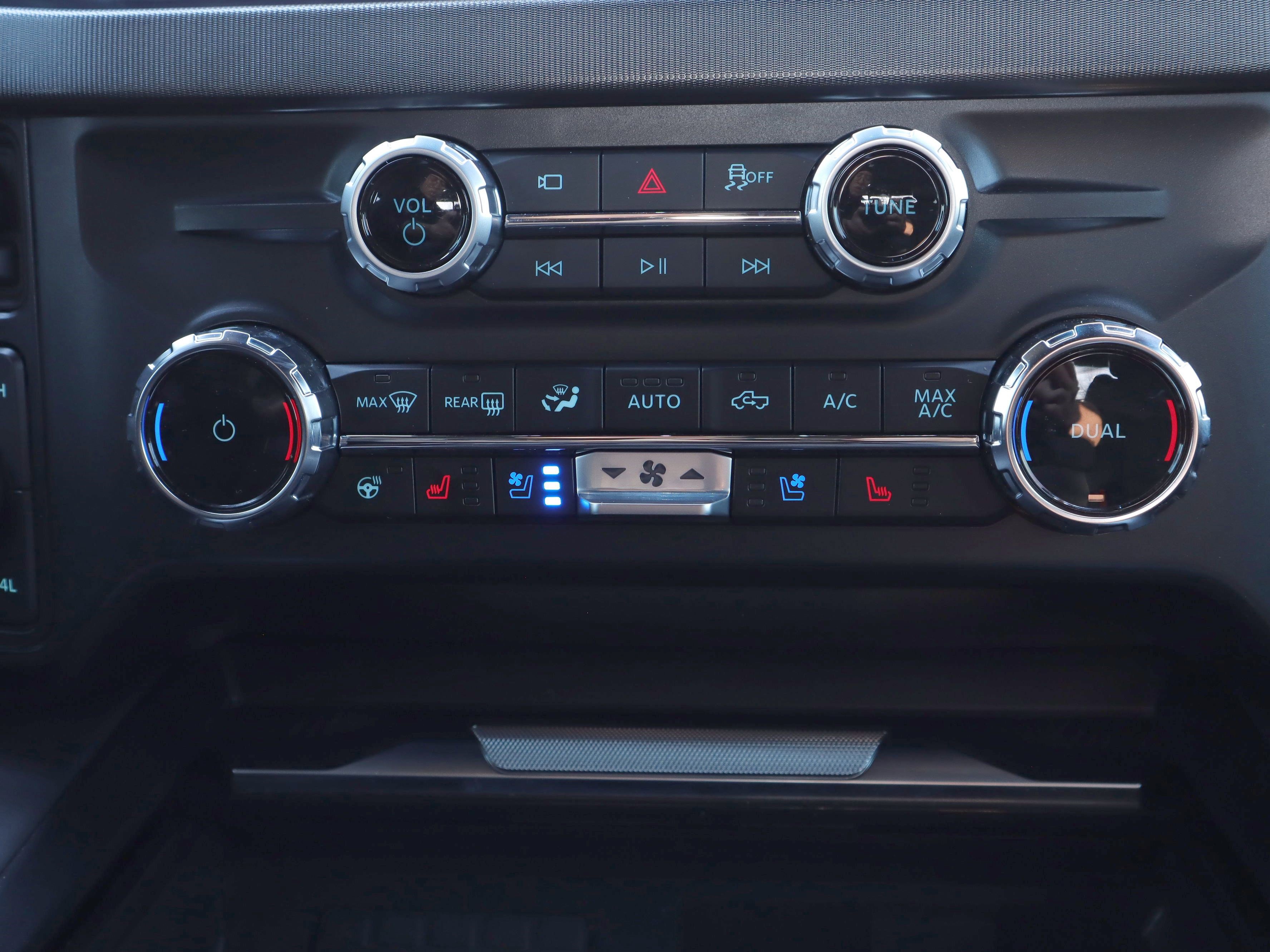 Used 2025 Ford F350 Platinum image 15