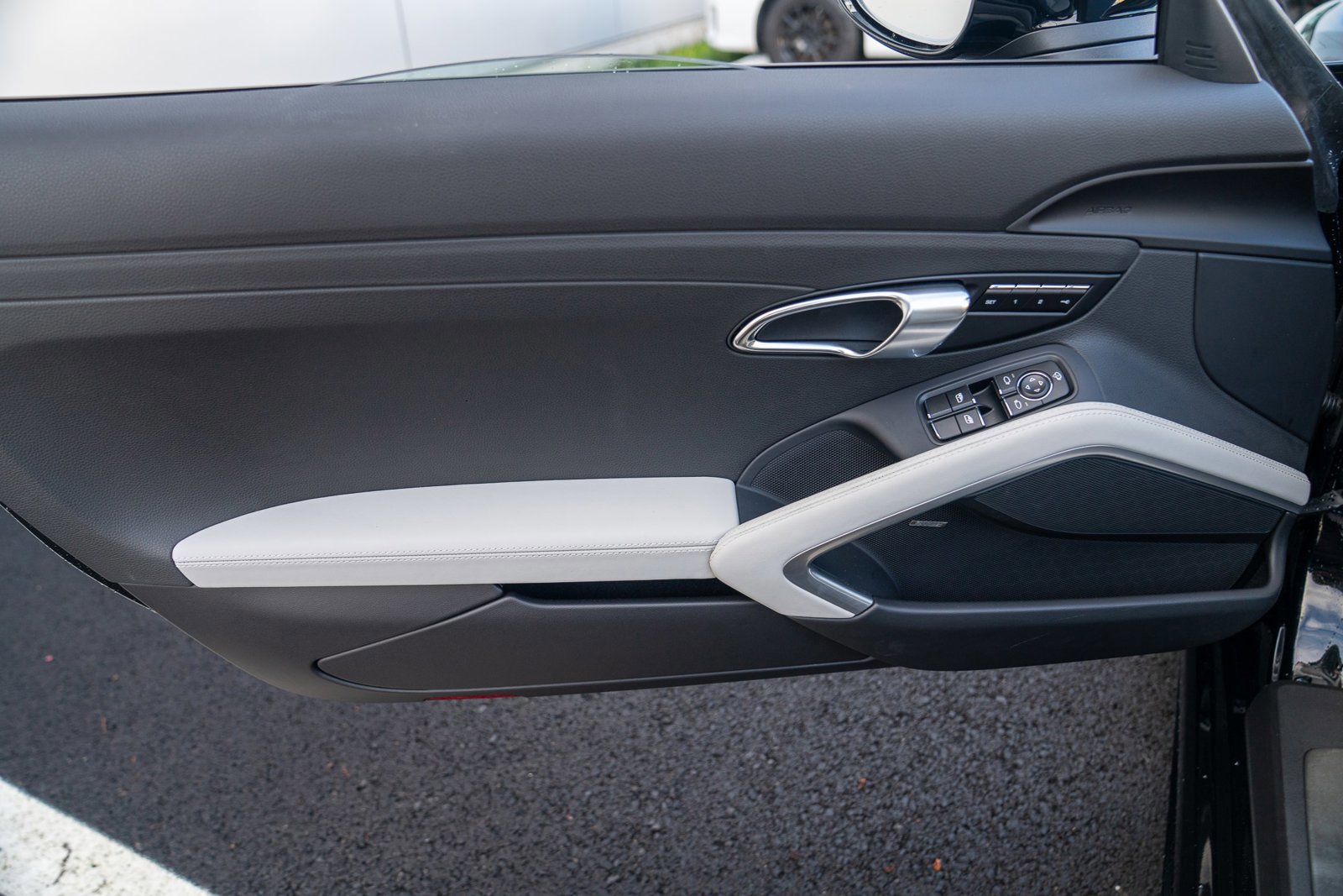 Used 2025 Porsche 718 Boxster S image 10