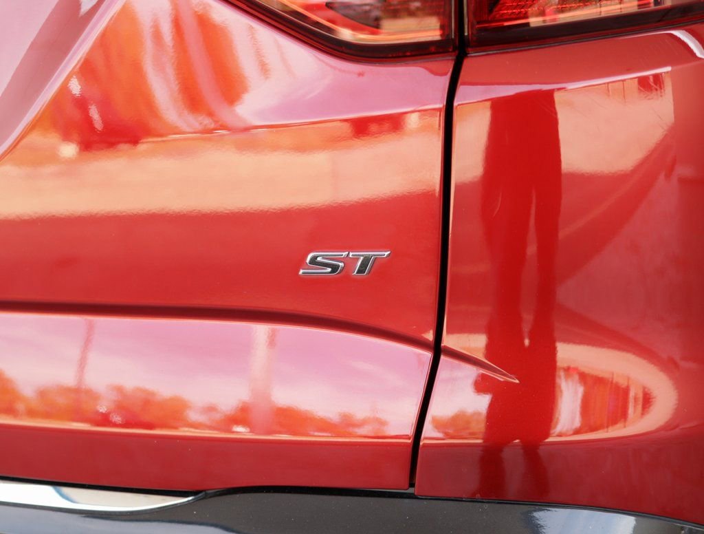 Used 2022 Buick Enclave Essence w/ Sport Touring Edition image 38