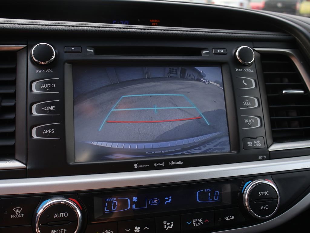 Used 2017 Toyota Highlander SE image 36