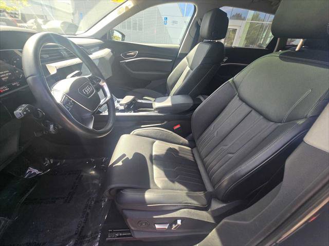 Used 2024 Audi Q8 e-tron Prestige w/ Prestige Package image 25