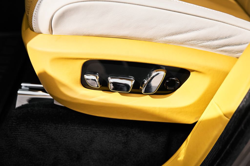 Used 2026 Rolls-Royce Cullinan Black Badge image 35