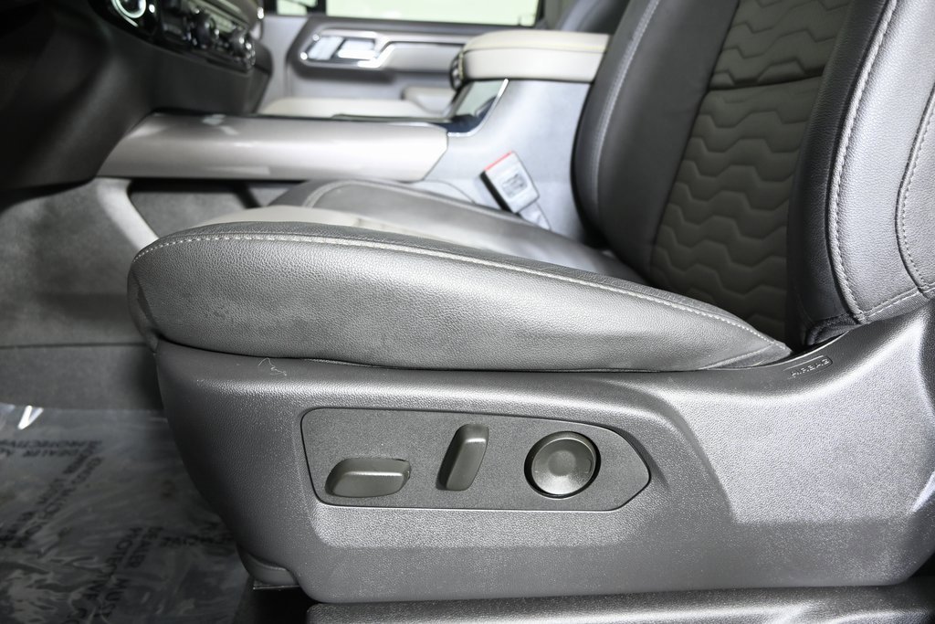 Used 2025 Chevrolet Silverado 2500 ZR2 w/ Technology Package image 22