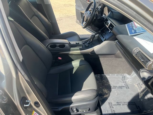 Used 2018 Lexus IS 300 w/ Accessory Package 2 RWD image 37