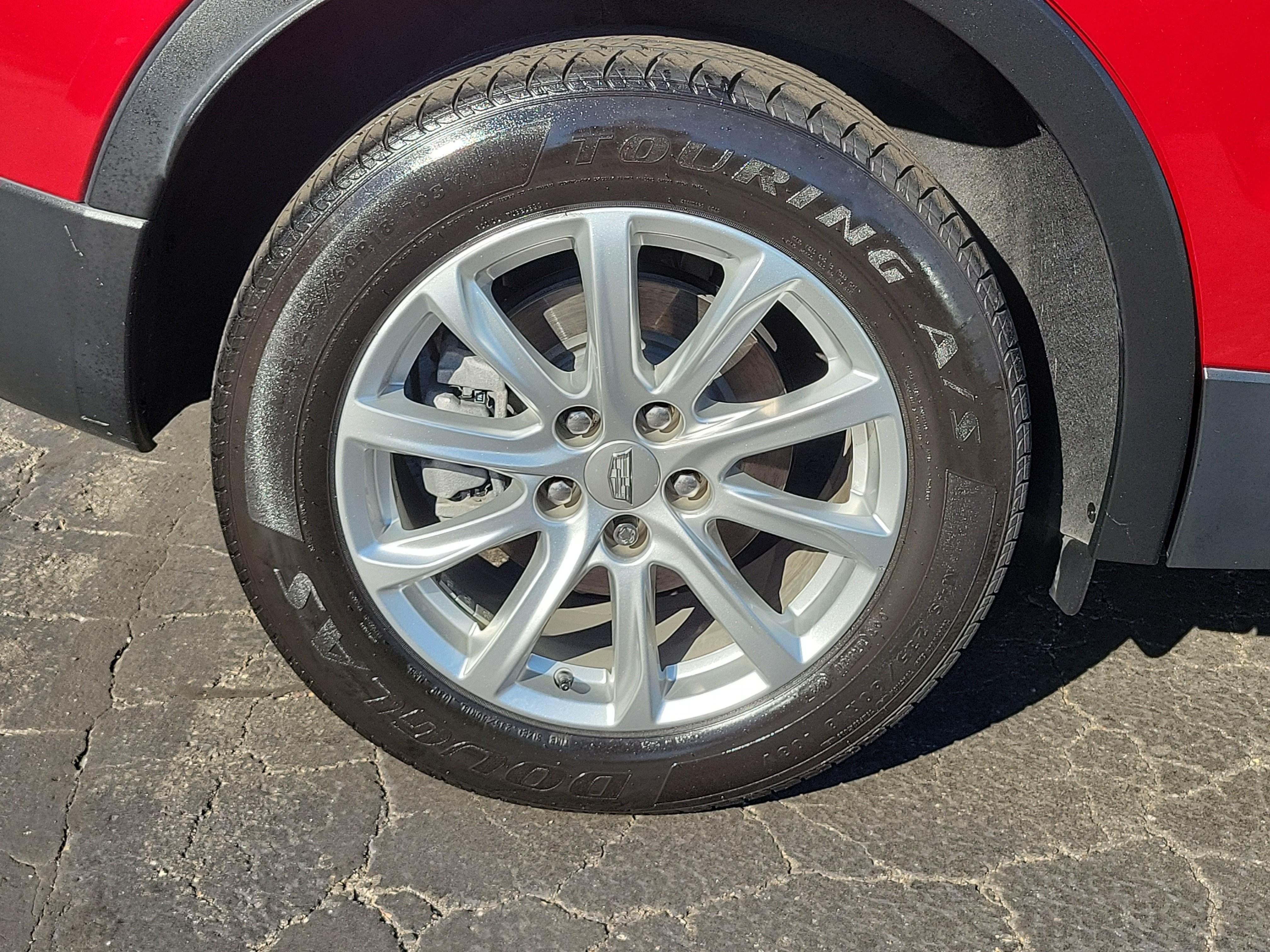 Used 2022 Cadillac XT4 Luxury w/ Cold Weather Package AWD/4WD image 6