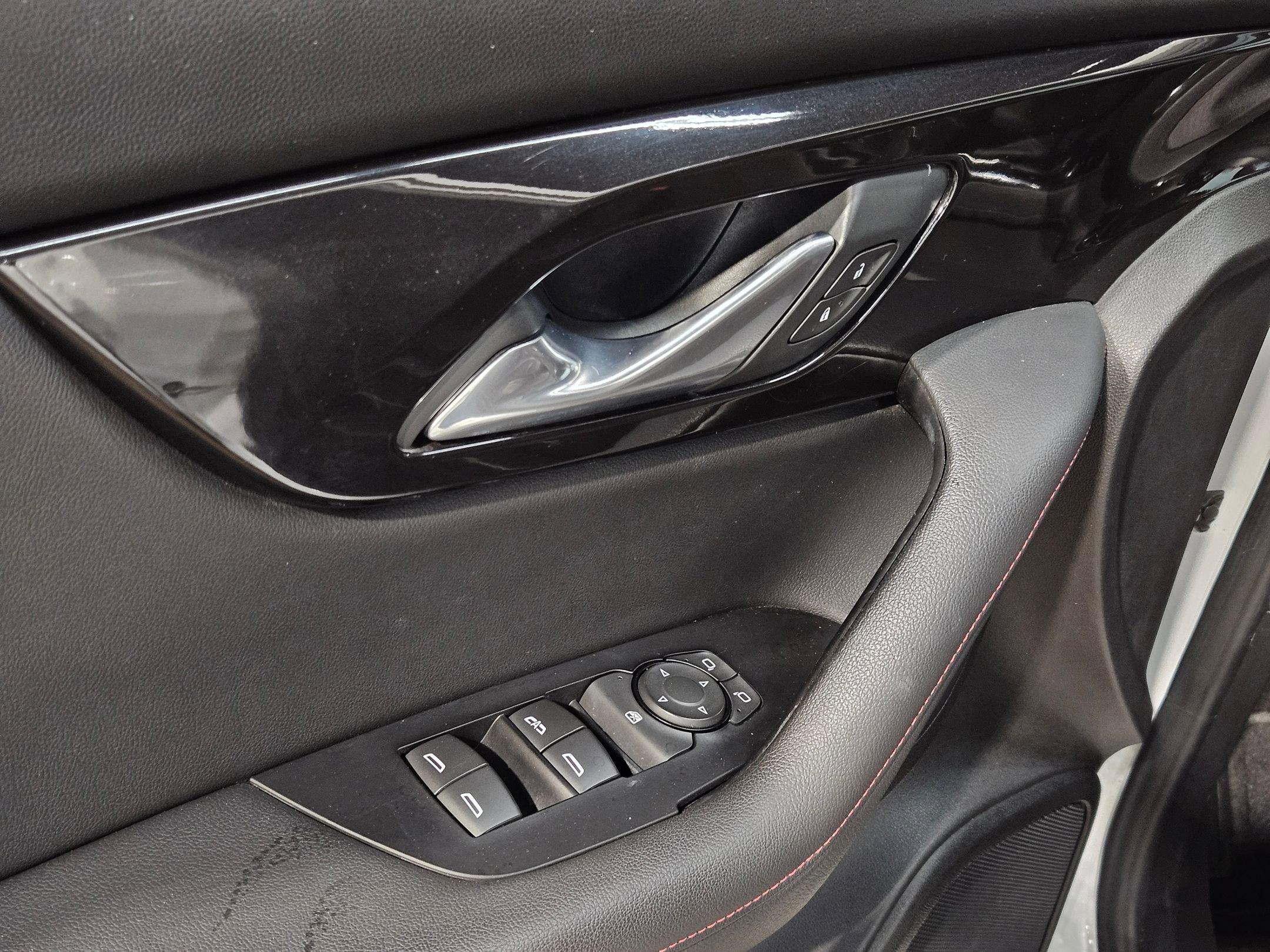 Used 2019 Chevrolet Blazer RS w/ LPO, Sport Package image 21