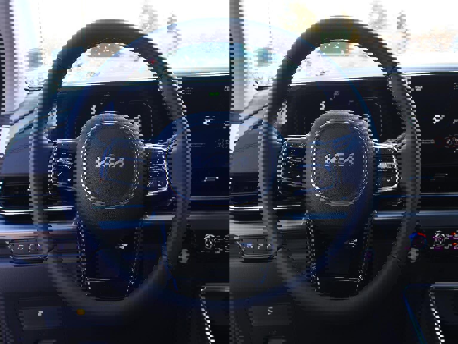 New 2026 Kia Carnival SX w/ SX Dark Edition Package FWD image 11