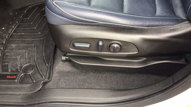 Used 2023 Chevrolet Bolt EUV LT w/ Convenience Package image 16