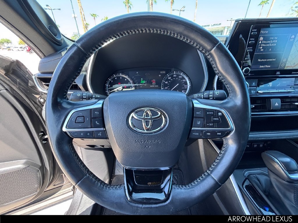 Used 2021 Toyota Highlander XSE FWD image 19