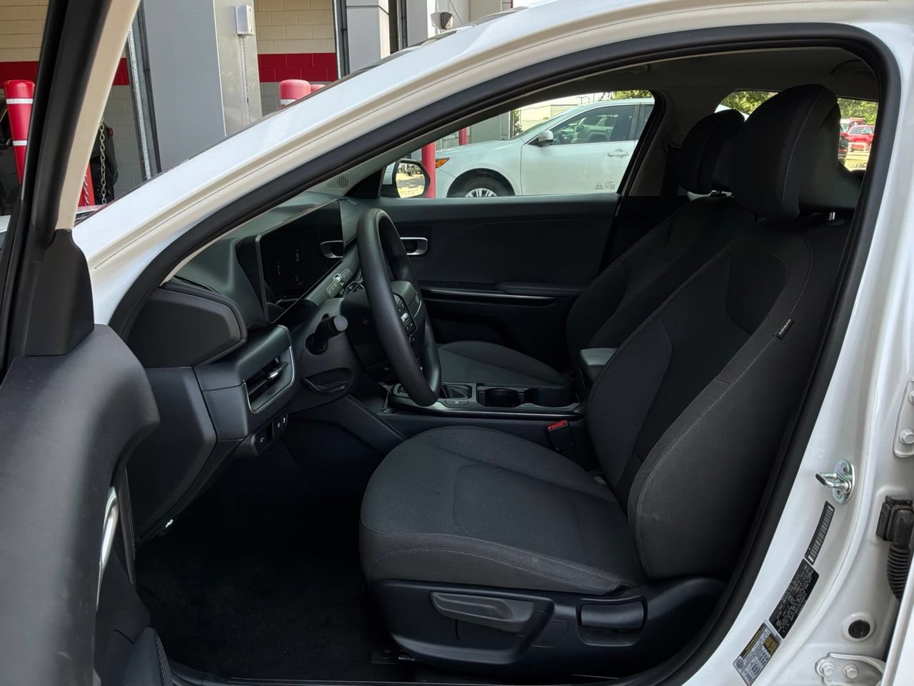 Used 2025 Kia K4 FWD image 10