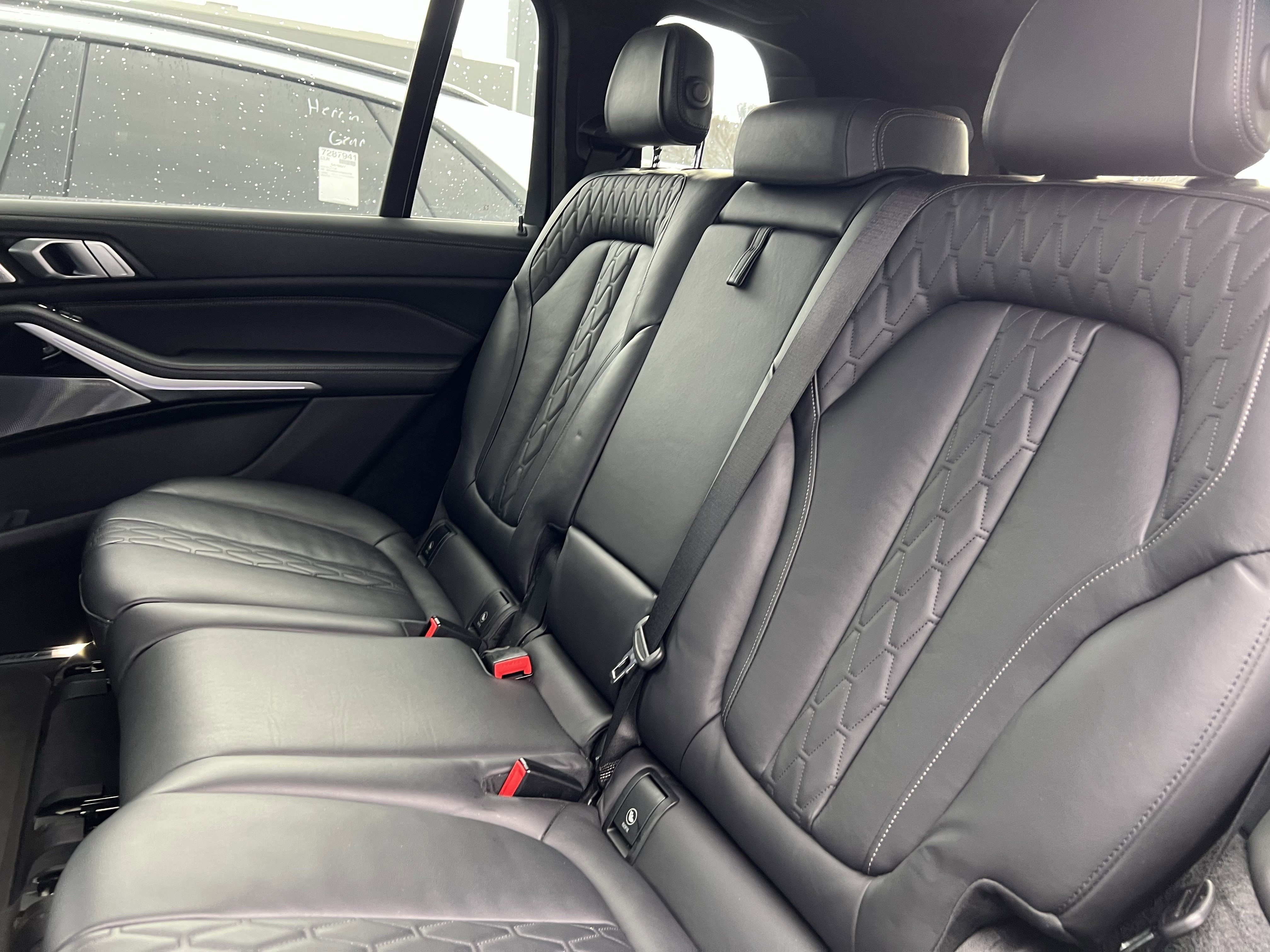 Used 2021 BMW X7 M50i w/ Dynamic Handling Package image 33