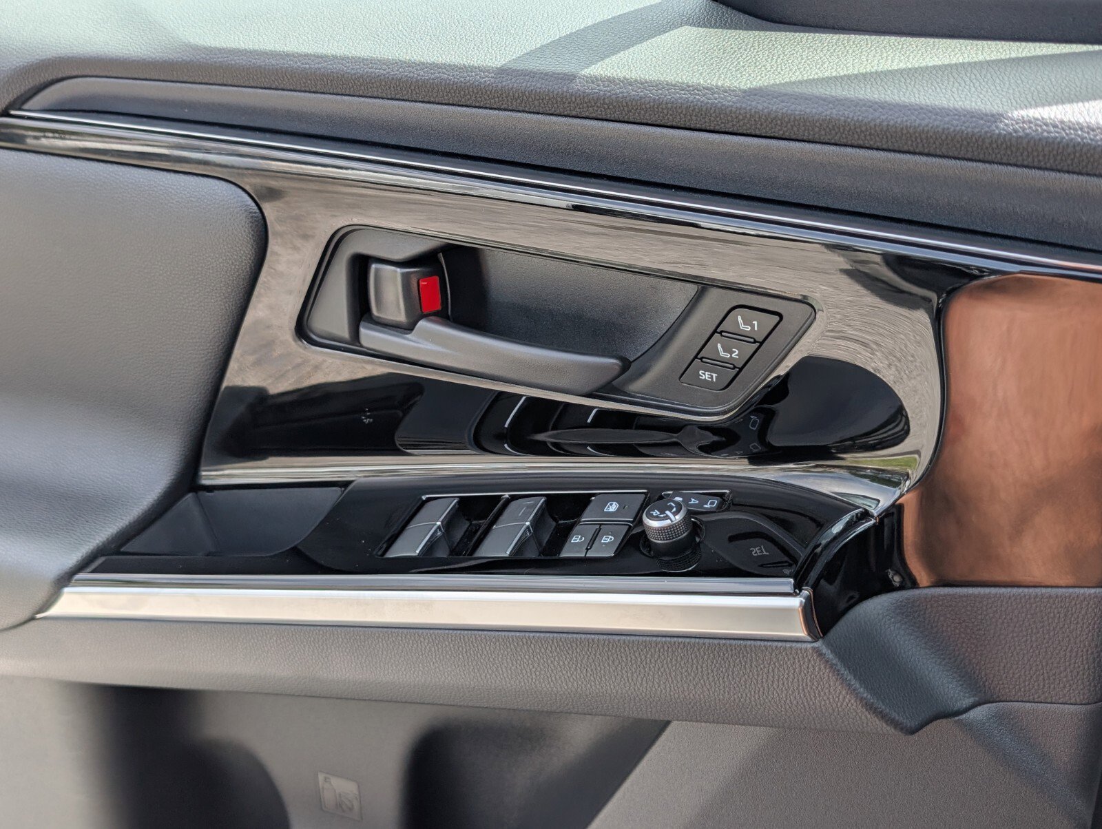 Used 2023 Subaru Solterra AWD image 26