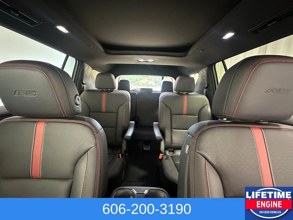 Used 2024 Chevrolet Traverse RS image 32
