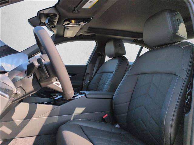 New 2027 BMW 550e xDrive w/ Premium Package AWD/4WD image 4