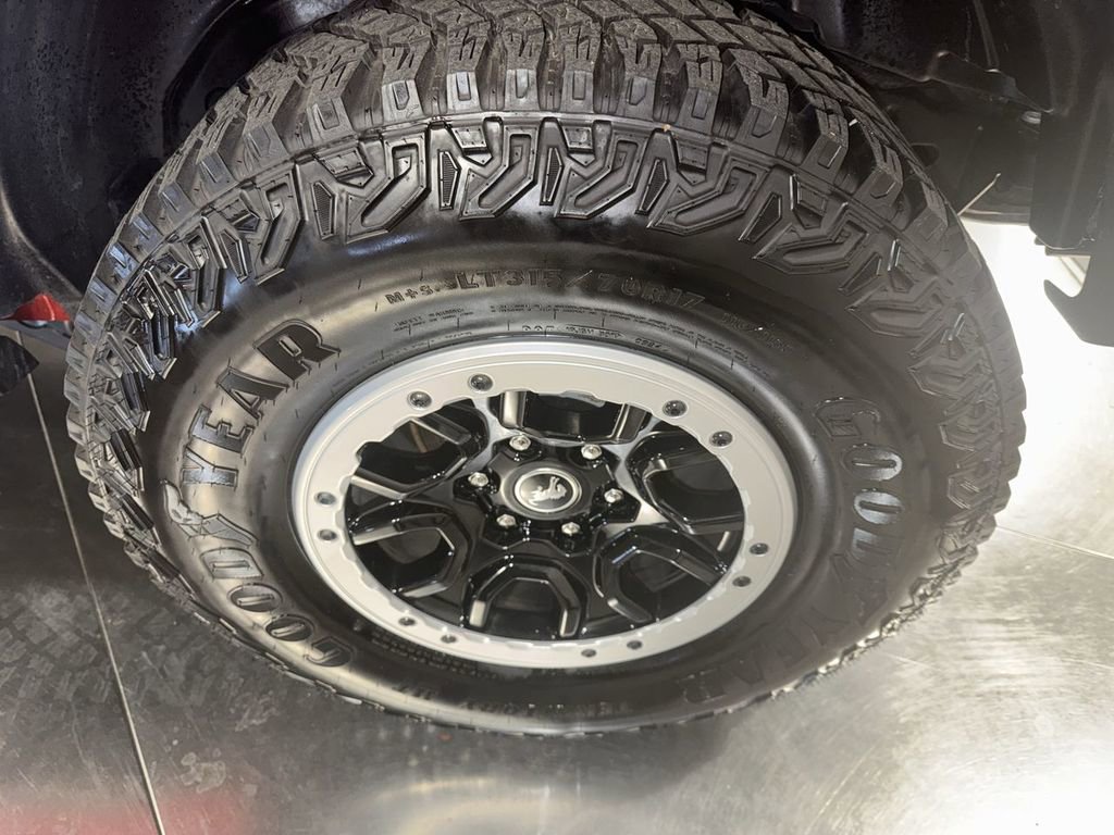 Used 2024 Ford Bronco Badlands image 12