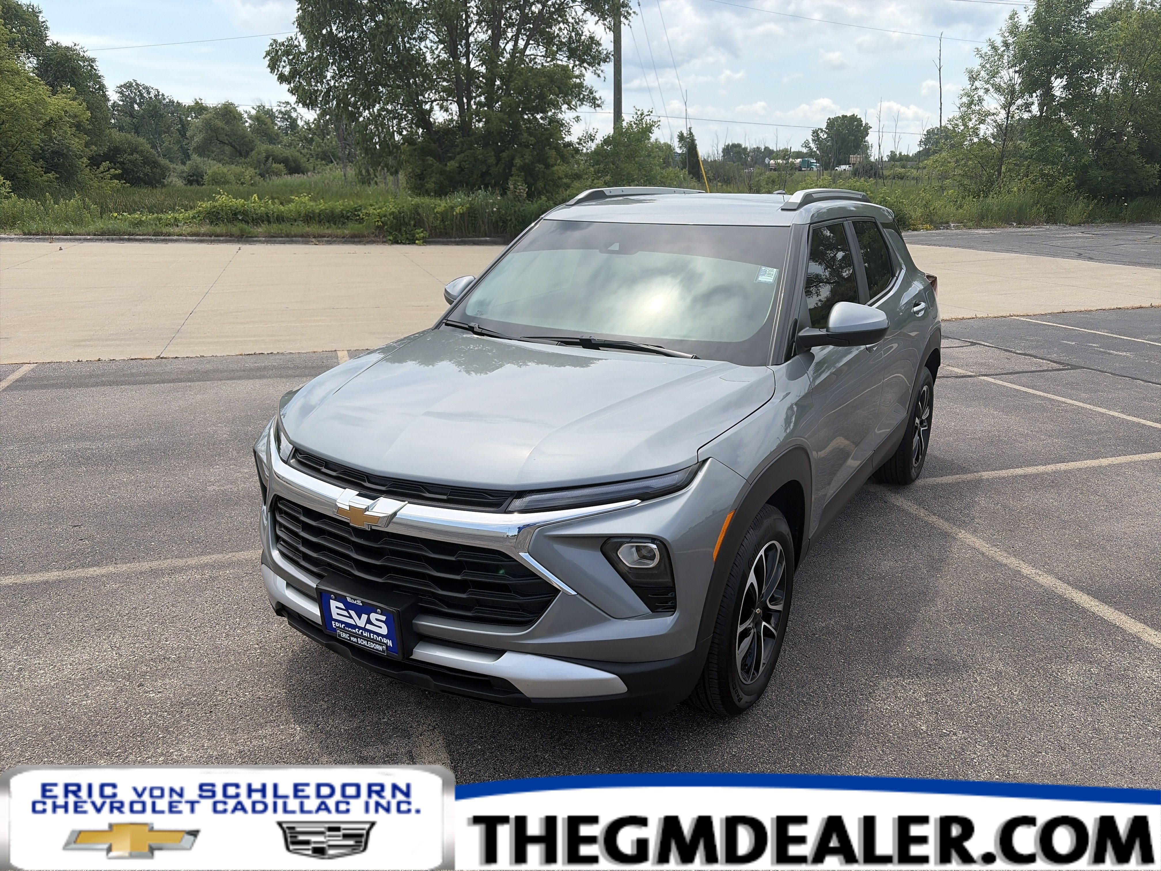 Used 2024 Chevrolet TrailBlazer LT w/ LT Cold Weather Package FWD image 1