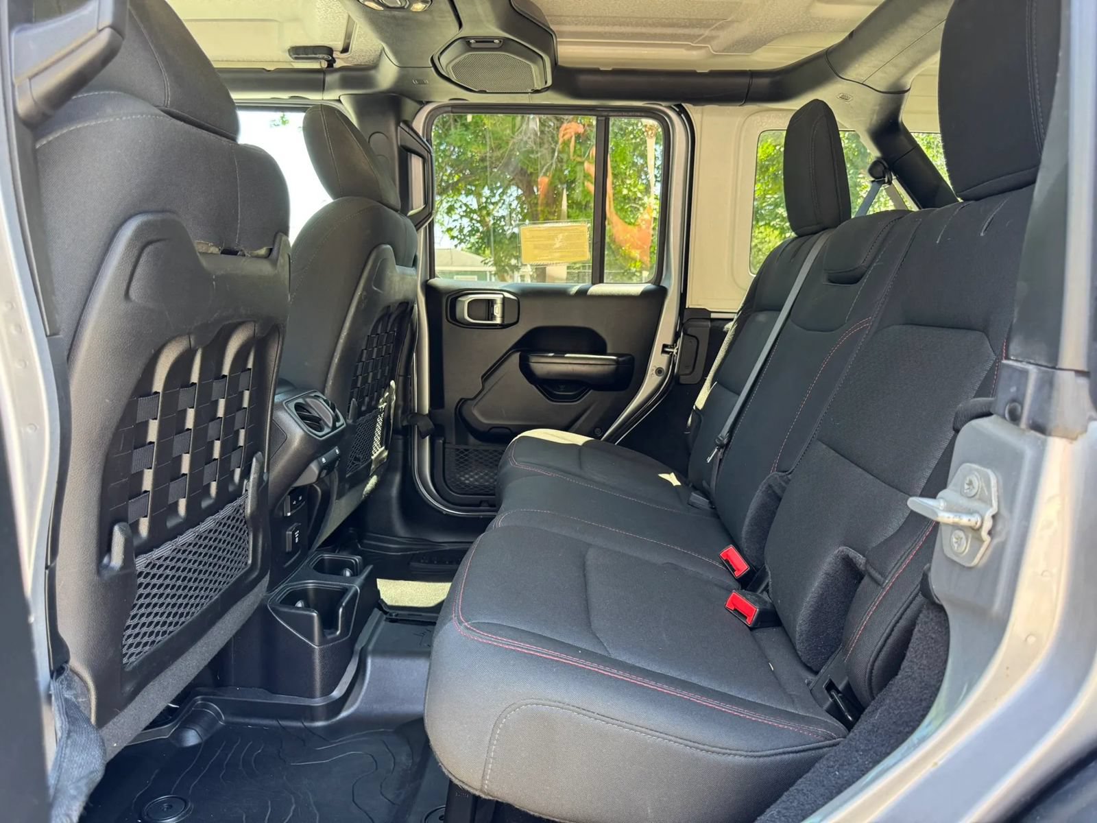 Used 2019 Jeep Wrangler Unlimited Rubicon w/ Cold Weather Group AWD/4WD image 14
