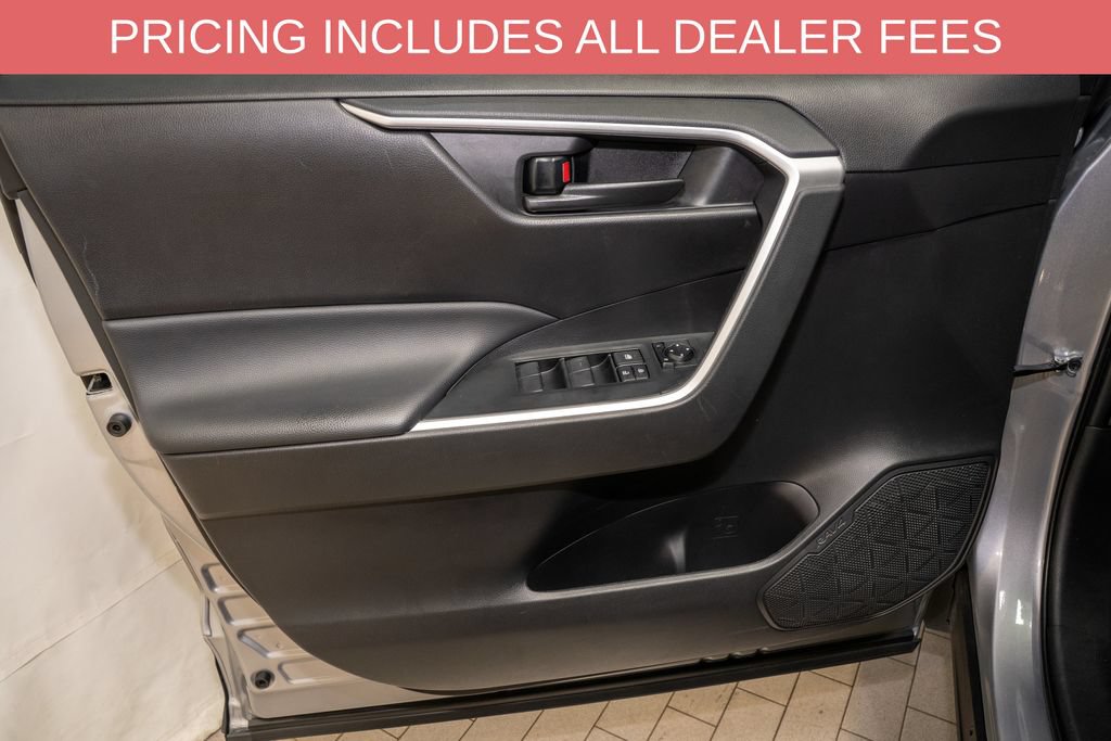Certified 2025 Toyota RAV4 LE FWD image 10