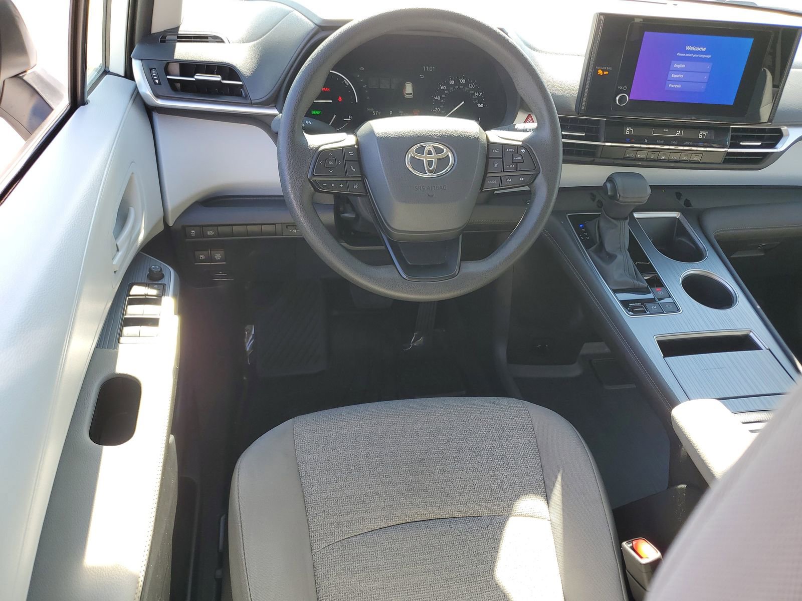 Certified 2025 Toyota Sienna LE image 11