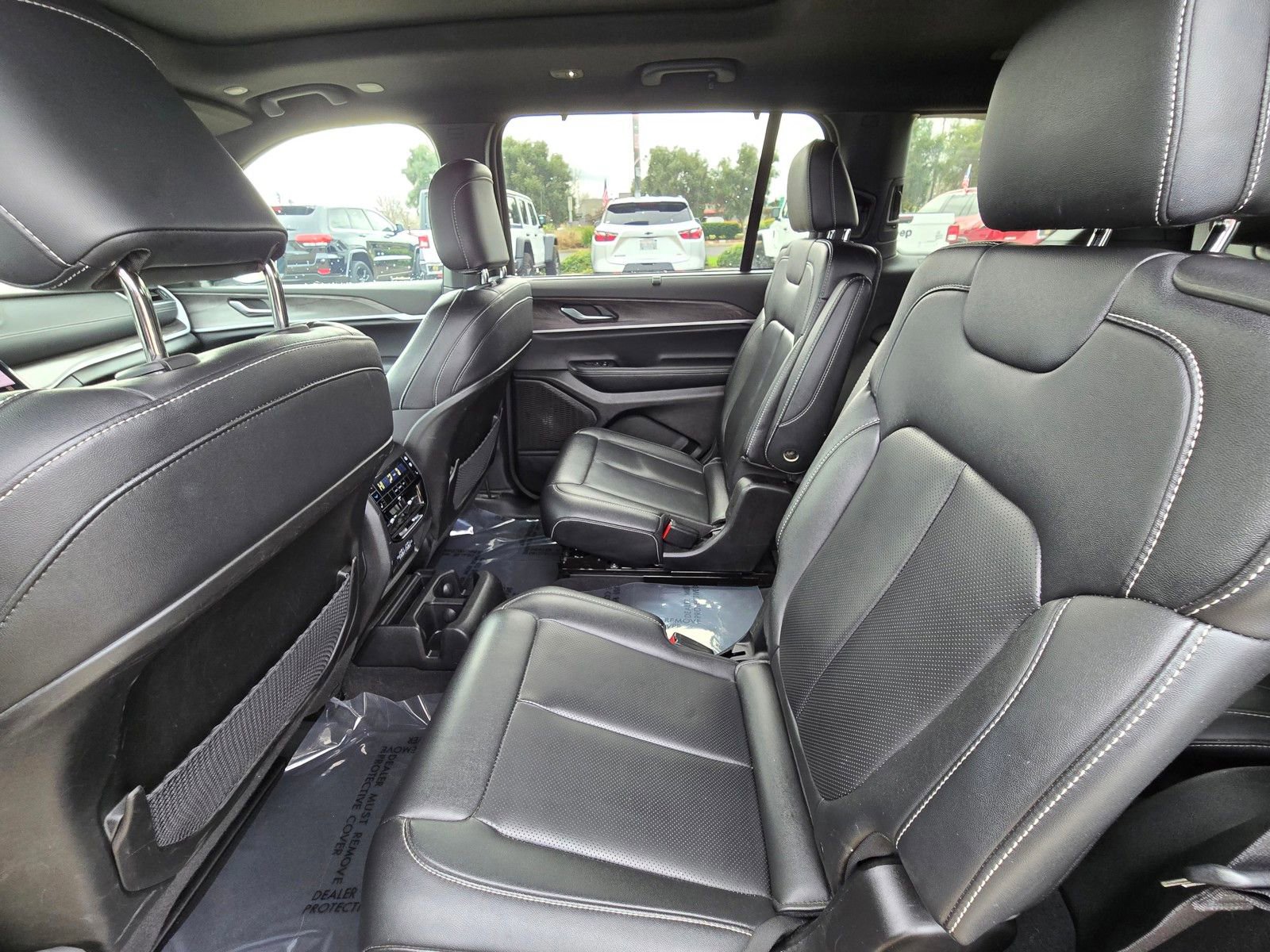 Used 2024 Jeep Grand Cherokee L Limited w/ Luxury Tech Group II AWD/4WD image 10