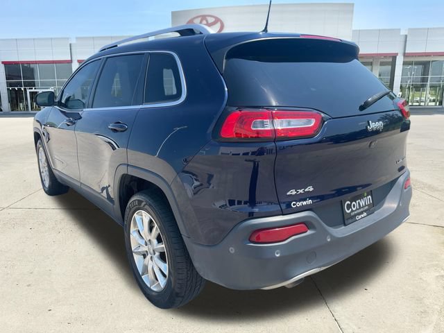 Used 2016 Jeep Cherokee Limited w/ Luxury Group AWD/4WD image 3