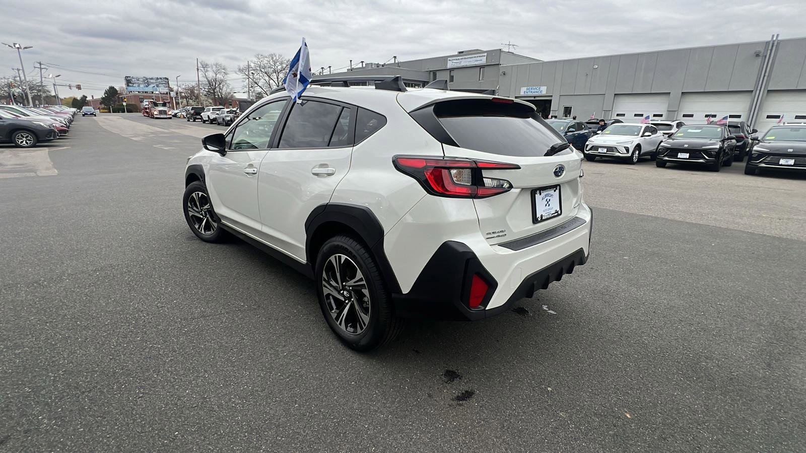 Used 2025 Subaru Crosstrek 2.0i Premium AWD/4WD image 5