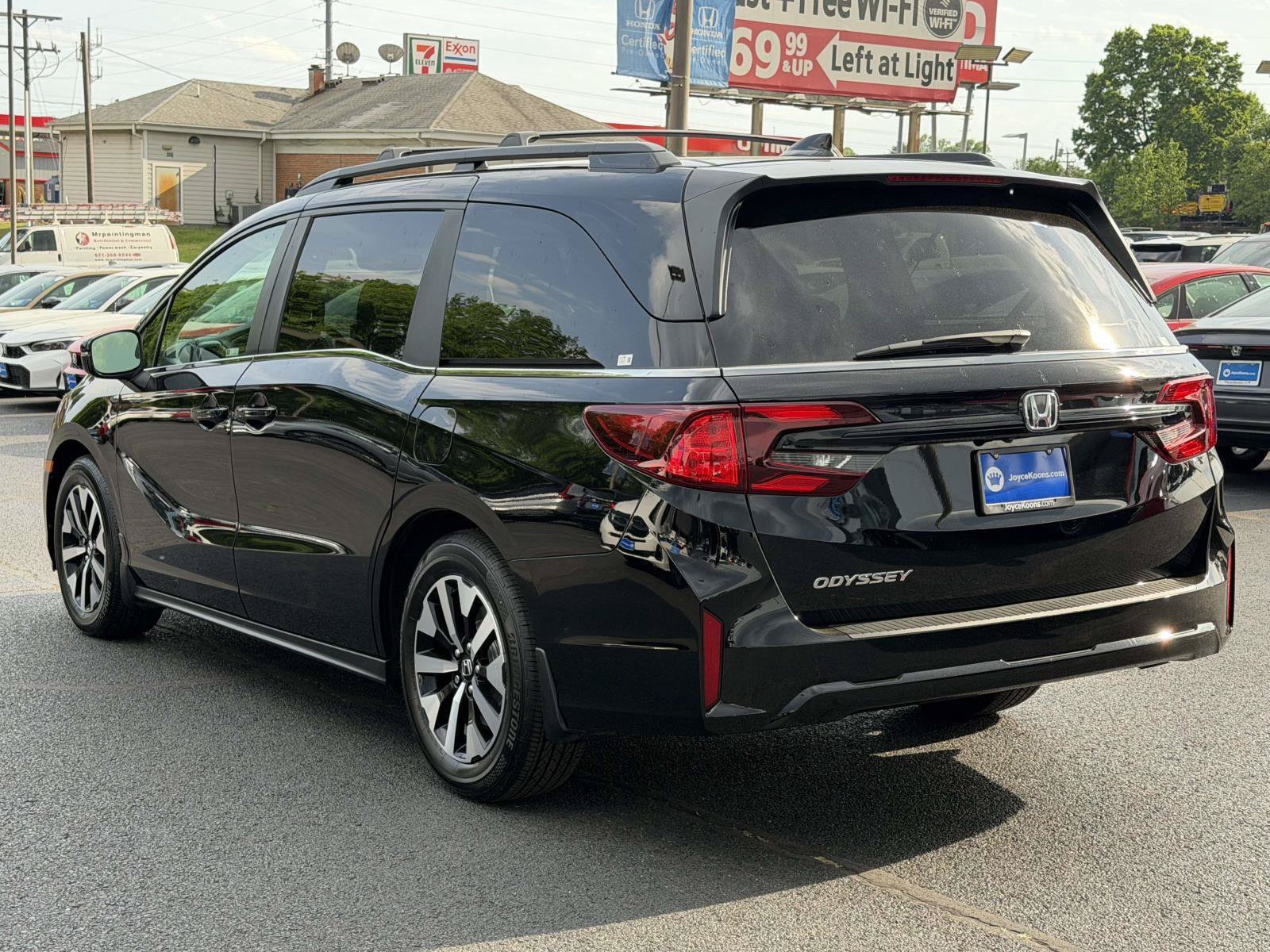 Certified 2026 Honda Odyssey EX-L image 3