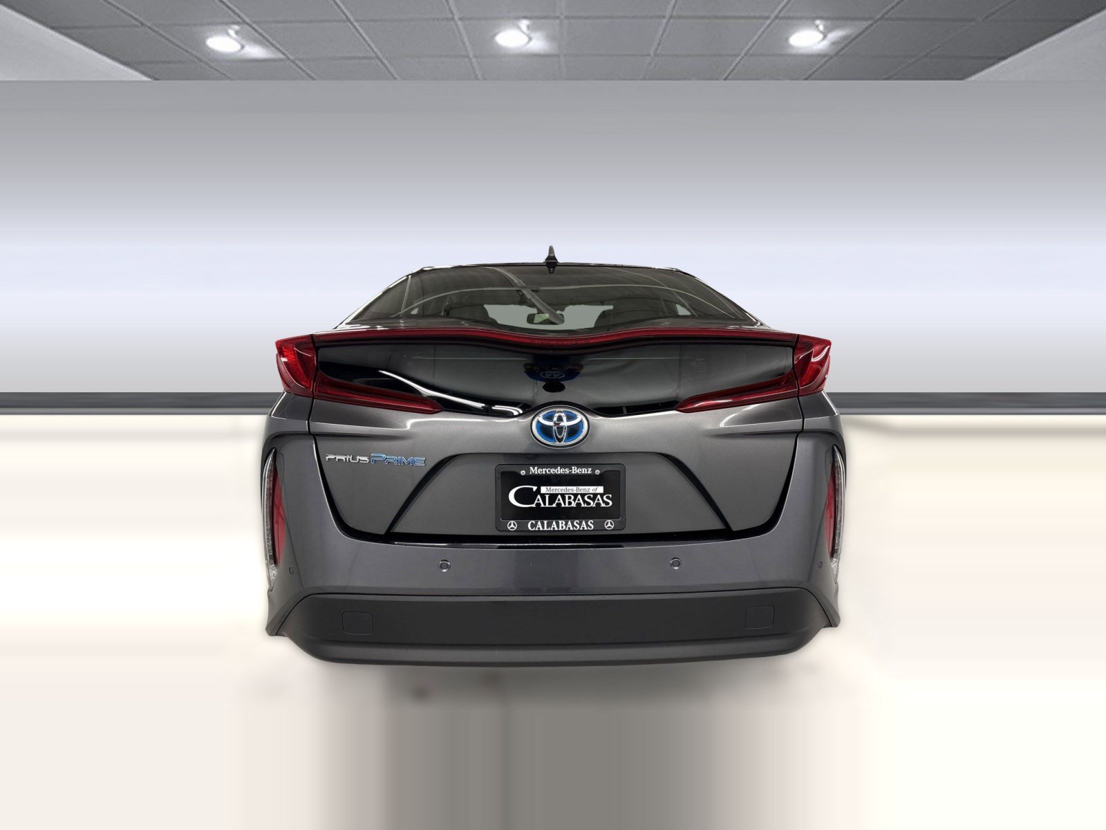 Used 2017 Toyota Prius Prime Advanced w/ Preferred Accessory Package FWD image 10