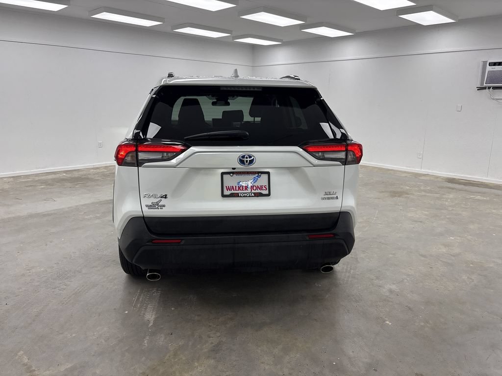 Used 2024 Toyota RAV4 XLE Premium AWD/4WD image 4