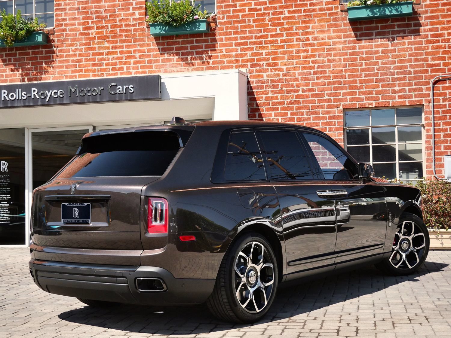 Used 2023 Rolls-Royce Cullinan Black Badge w/ Driver's Package AWD/4WD image 2