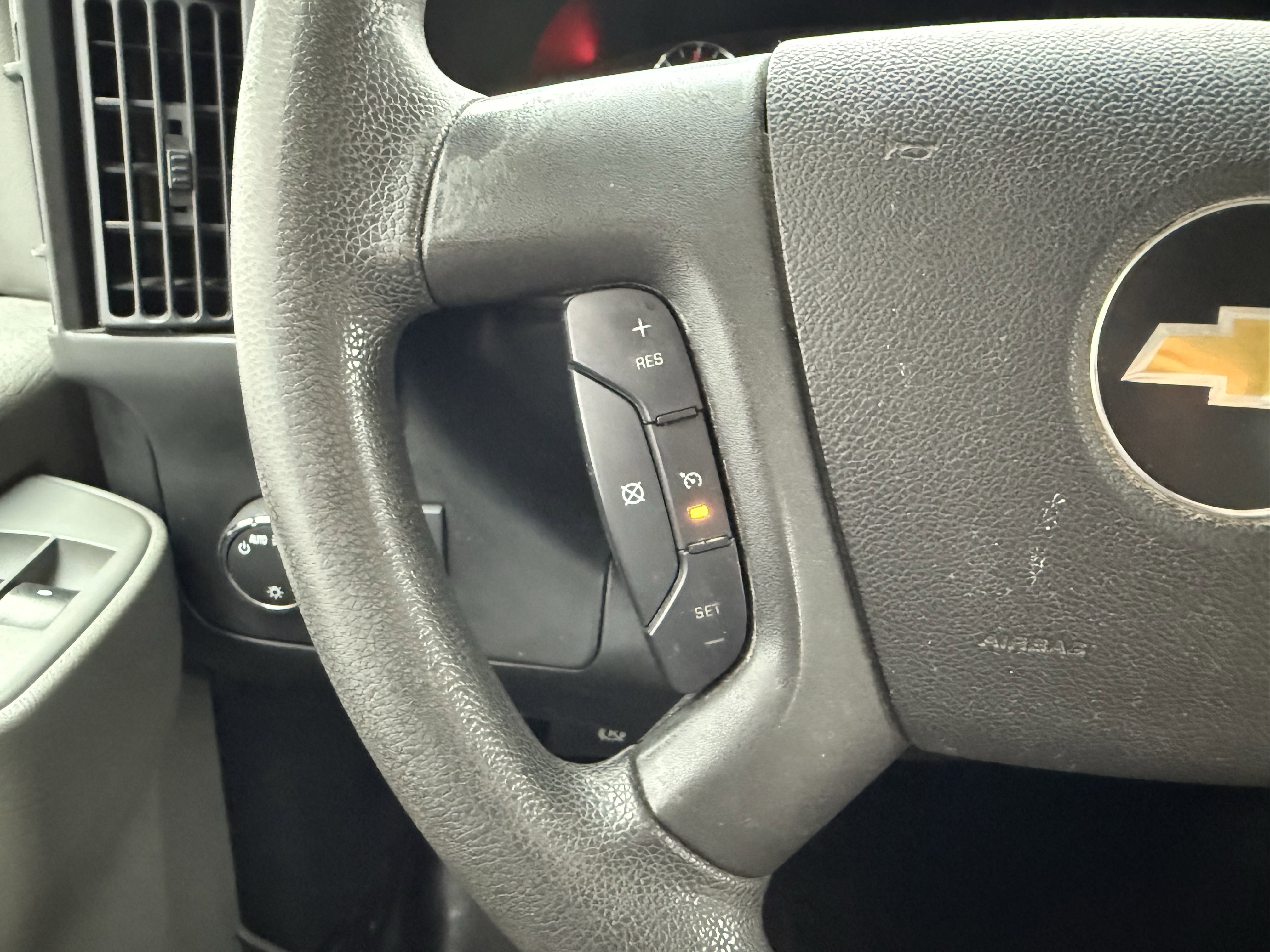 Used 2017 Chevrolet Express 2500 Extended image 15