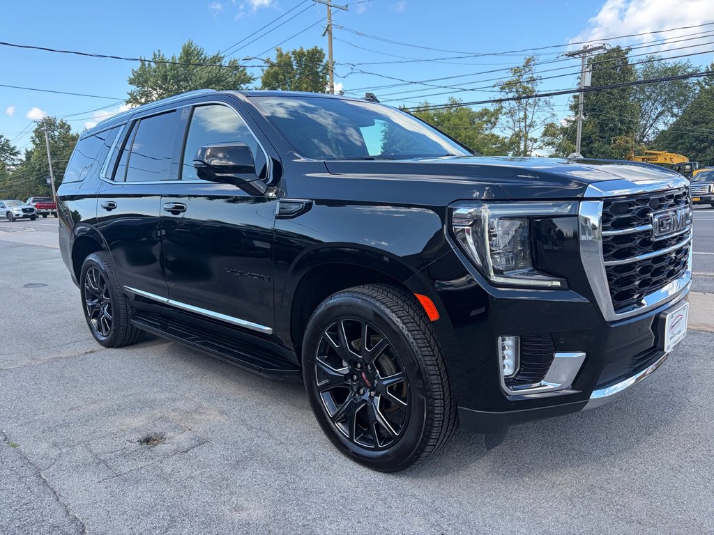 Used 2024 GMC Yukon SLT w/ SLT Luxury Package