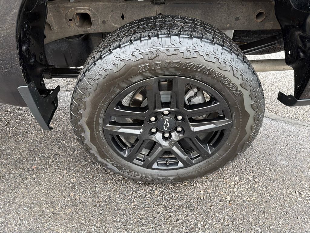 Used 2024 Chevrolet Silverado 1500 LT Trail Boss w/ Convenience Package II AWD/4WD image 33