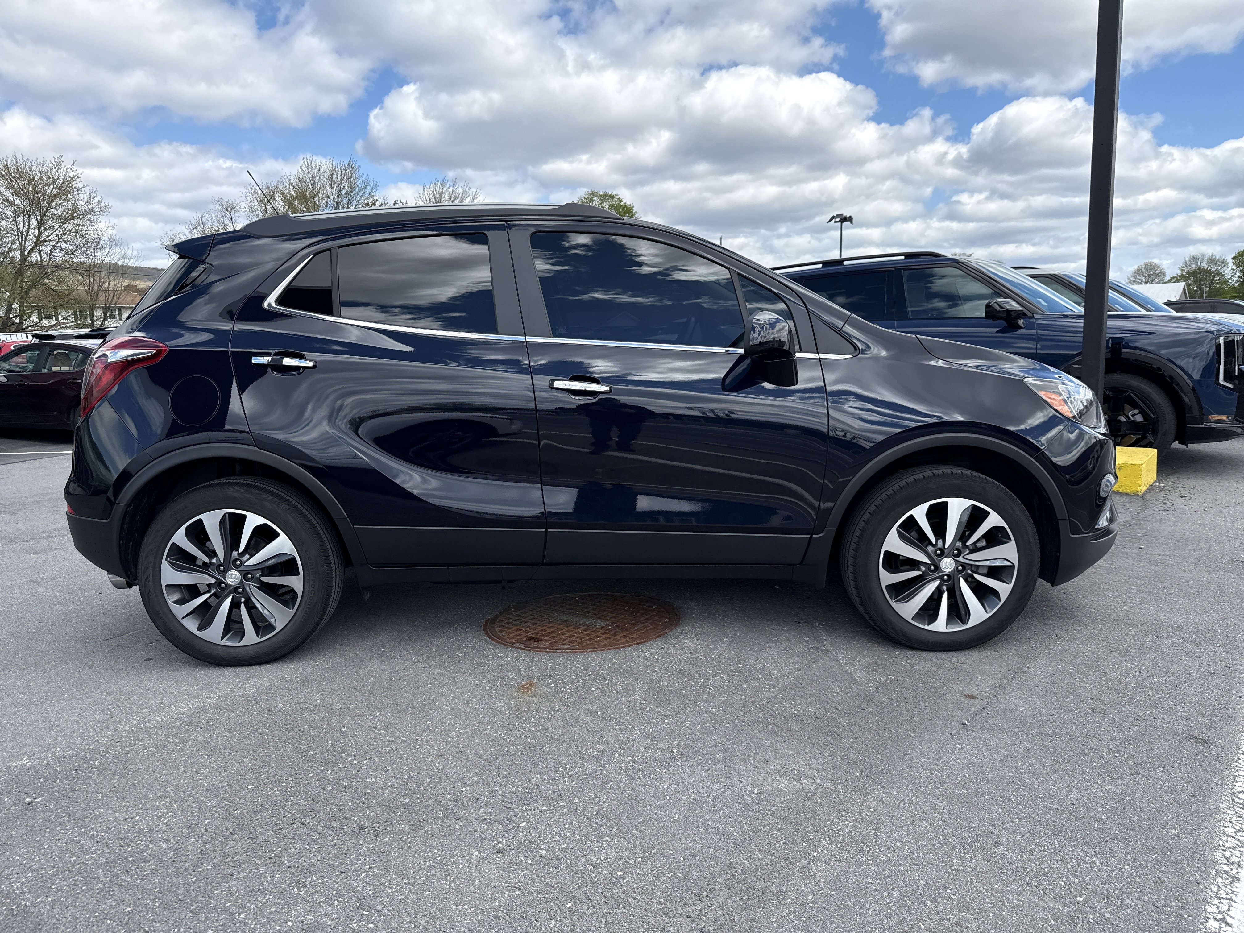 Used 2022 Buick Encore Preferred w/ Safety Package image 2