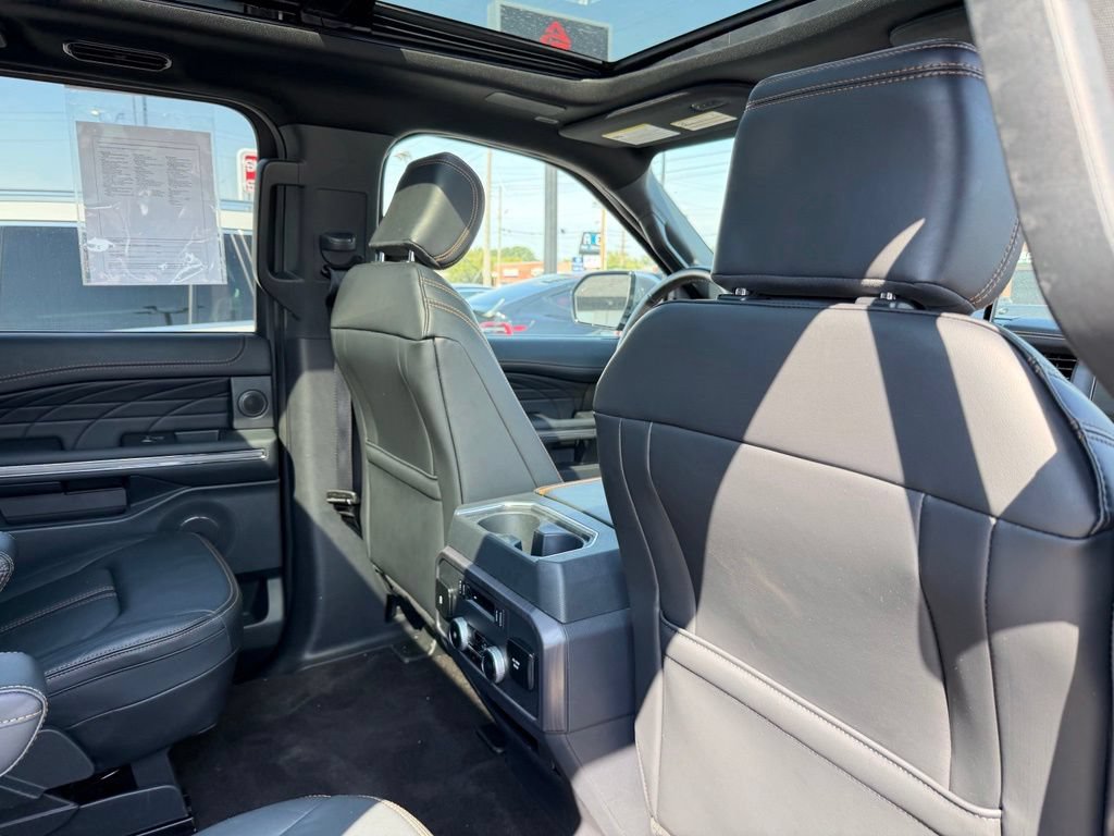 Used 2023 Ford Expedition Platinum AWD/4WD image 28