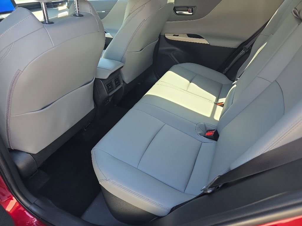 Used 2024 Toyota Venza XLE AWD/4WD image 14