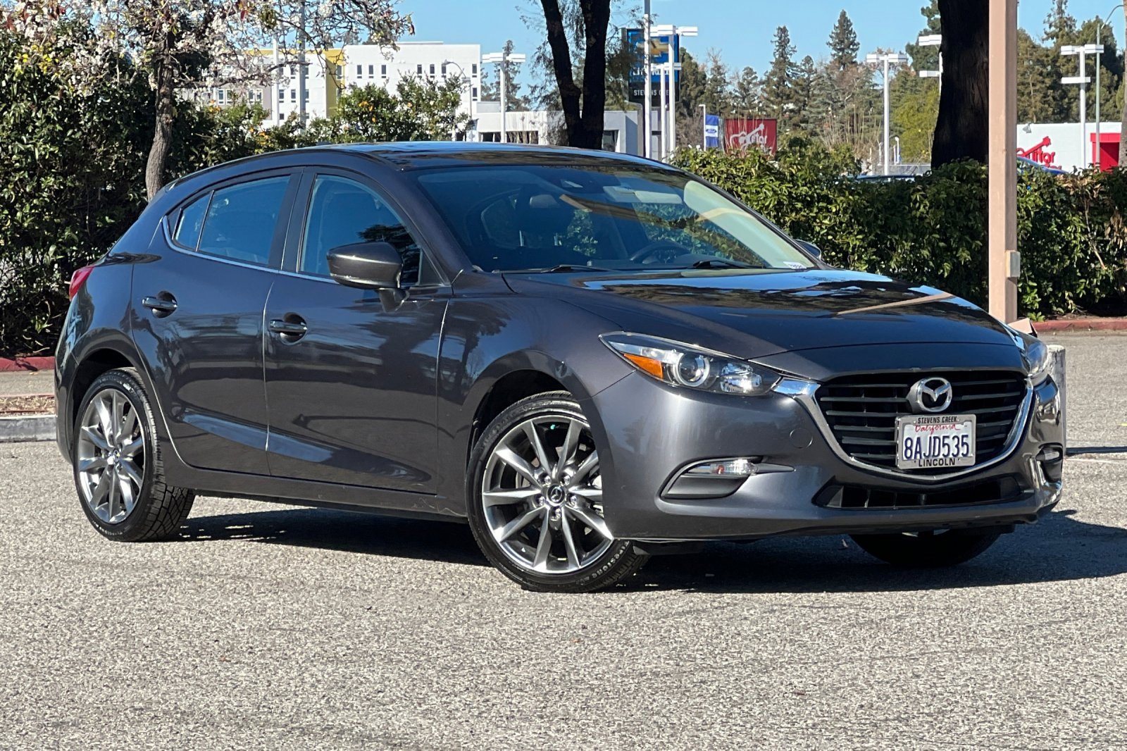 Used 2018 MAZDA MAZDA3 Touring image 2