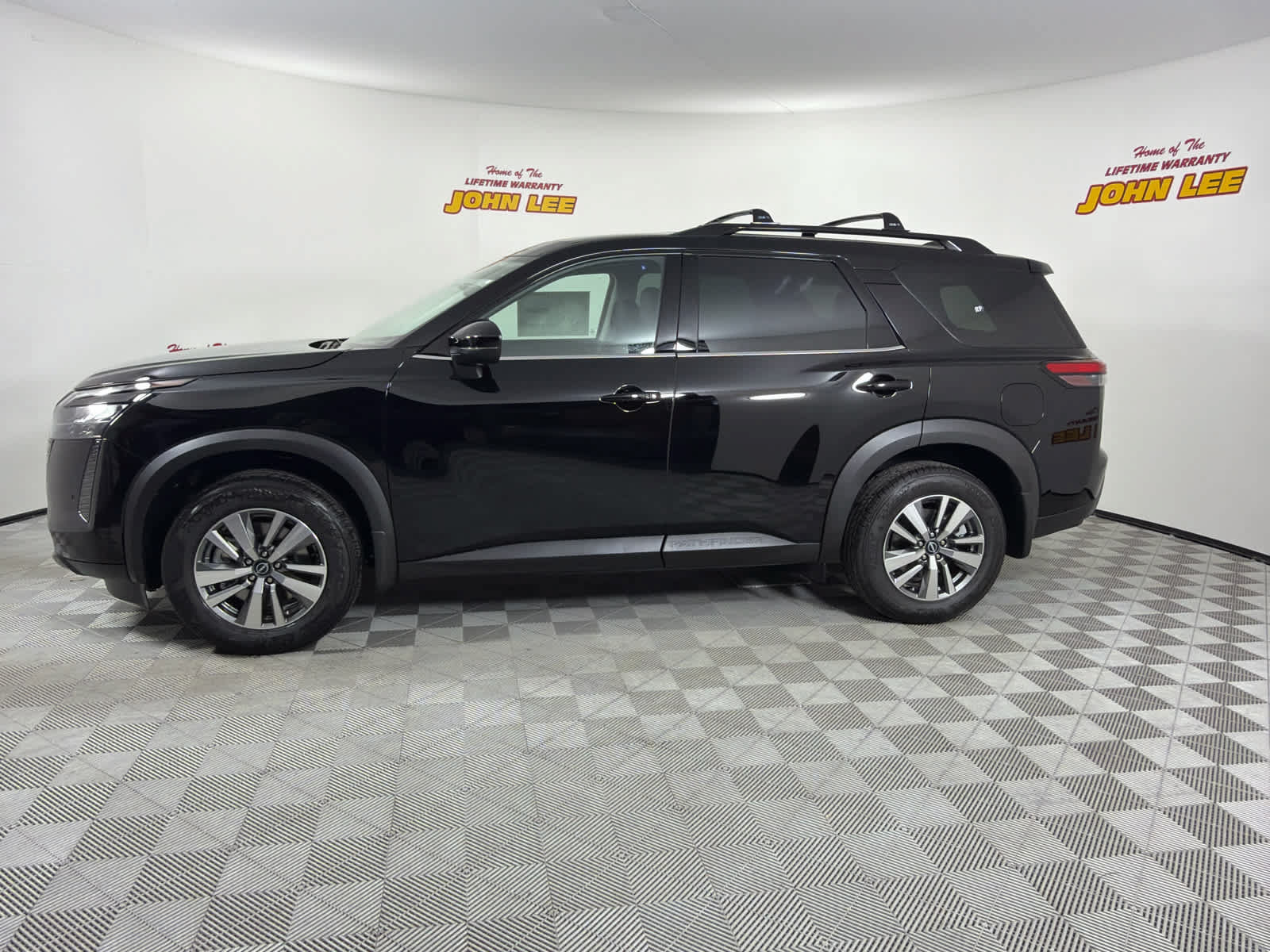 New 2026 Nissan Pathfinder SL FWD image 2