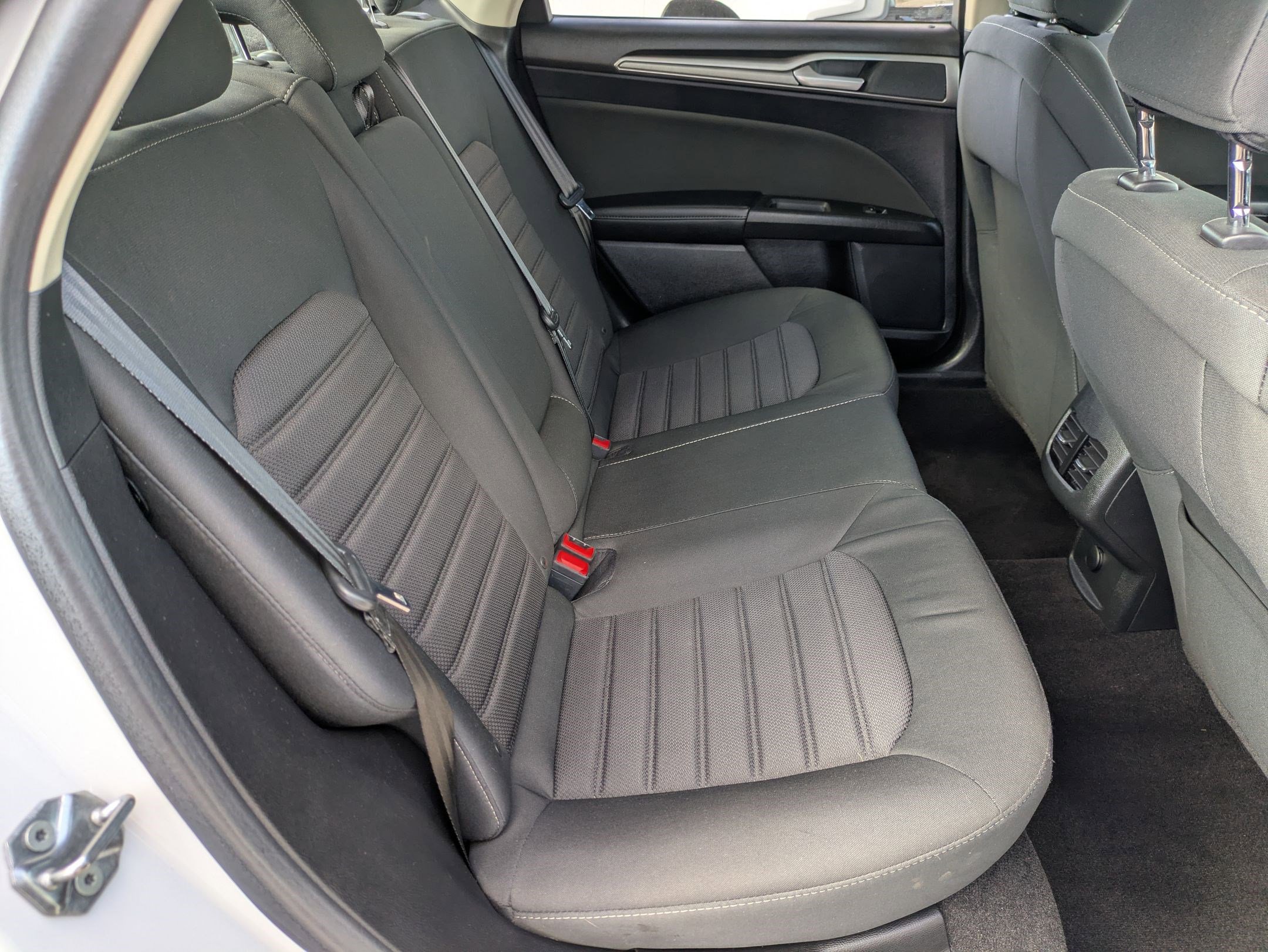 Used 2020 Ford Fusion SE image 26