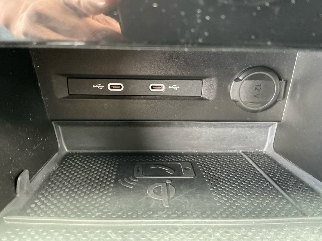 Used 2023 Volkswagen Taos SE w/ Panoramic Sunroof Package image 18