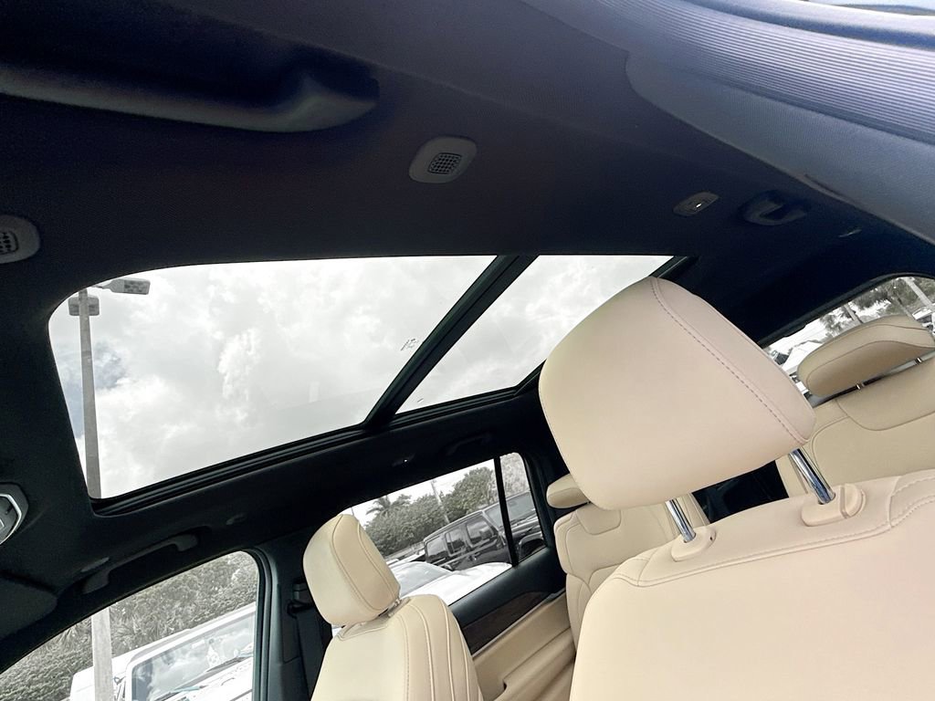 New 2026 Jeep Grand Cherokee L Limited RWD image 23