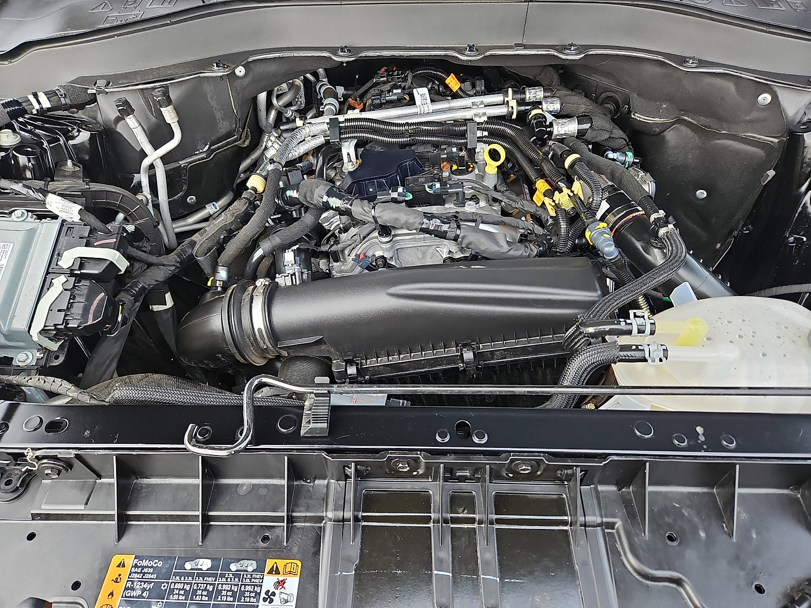 Used 2025 Ford Explorer Active image 28