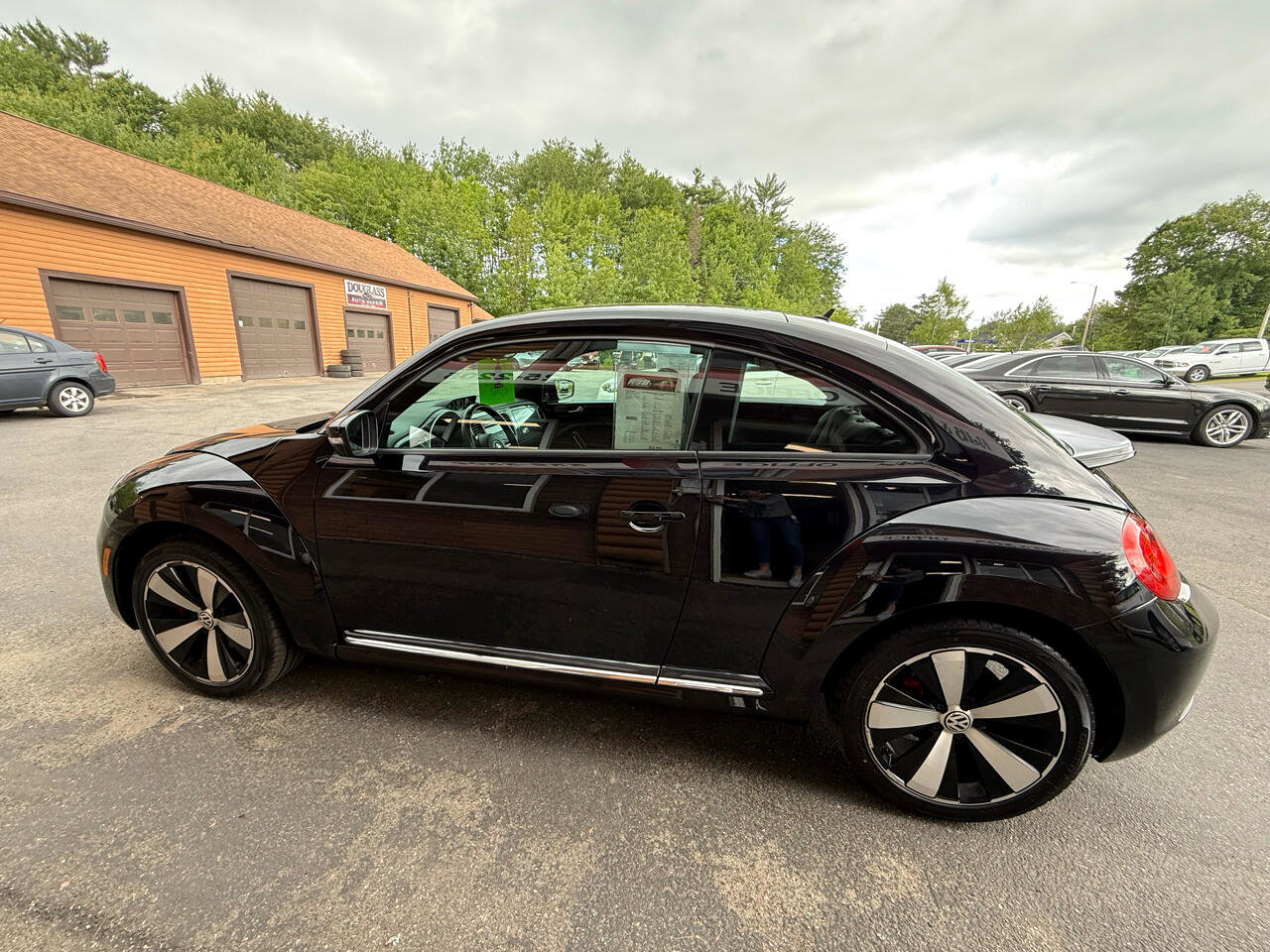 Used 2013 Volkswagen Beetle 2.0T image 4