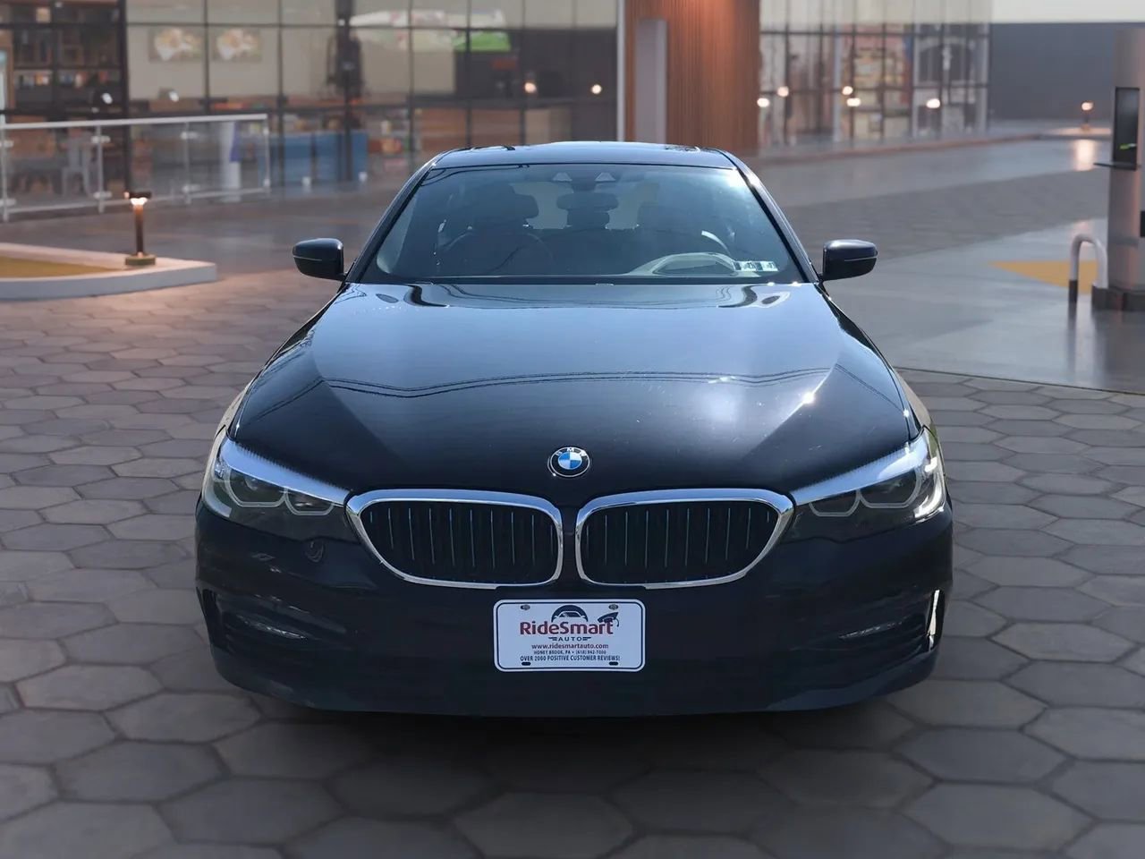 Used 2018 BMW 530e xDrive w/ Premium Package 2 AWD/4WD image 7