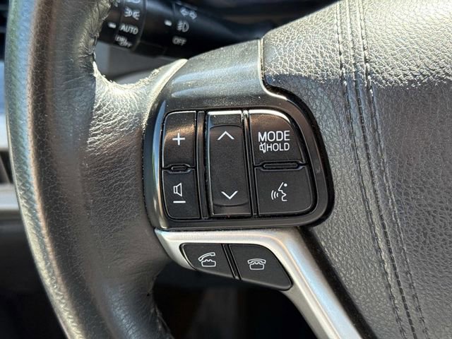 Used 2015 Toyota Sienna XLE Premium FWD image 23
